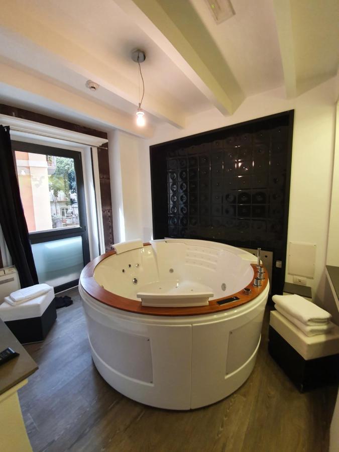 Emphasis Suites & Rooms Cagliari Ngoại thất bức ảnh