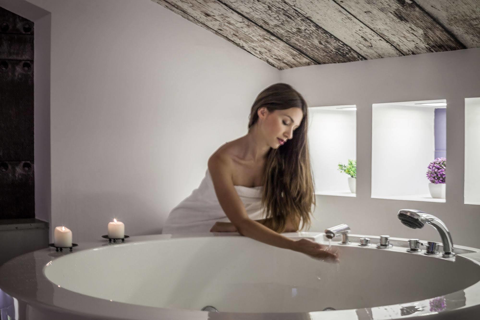 Emphasis Suites & Rooms Cagliari Ngoại thất bức ảnh