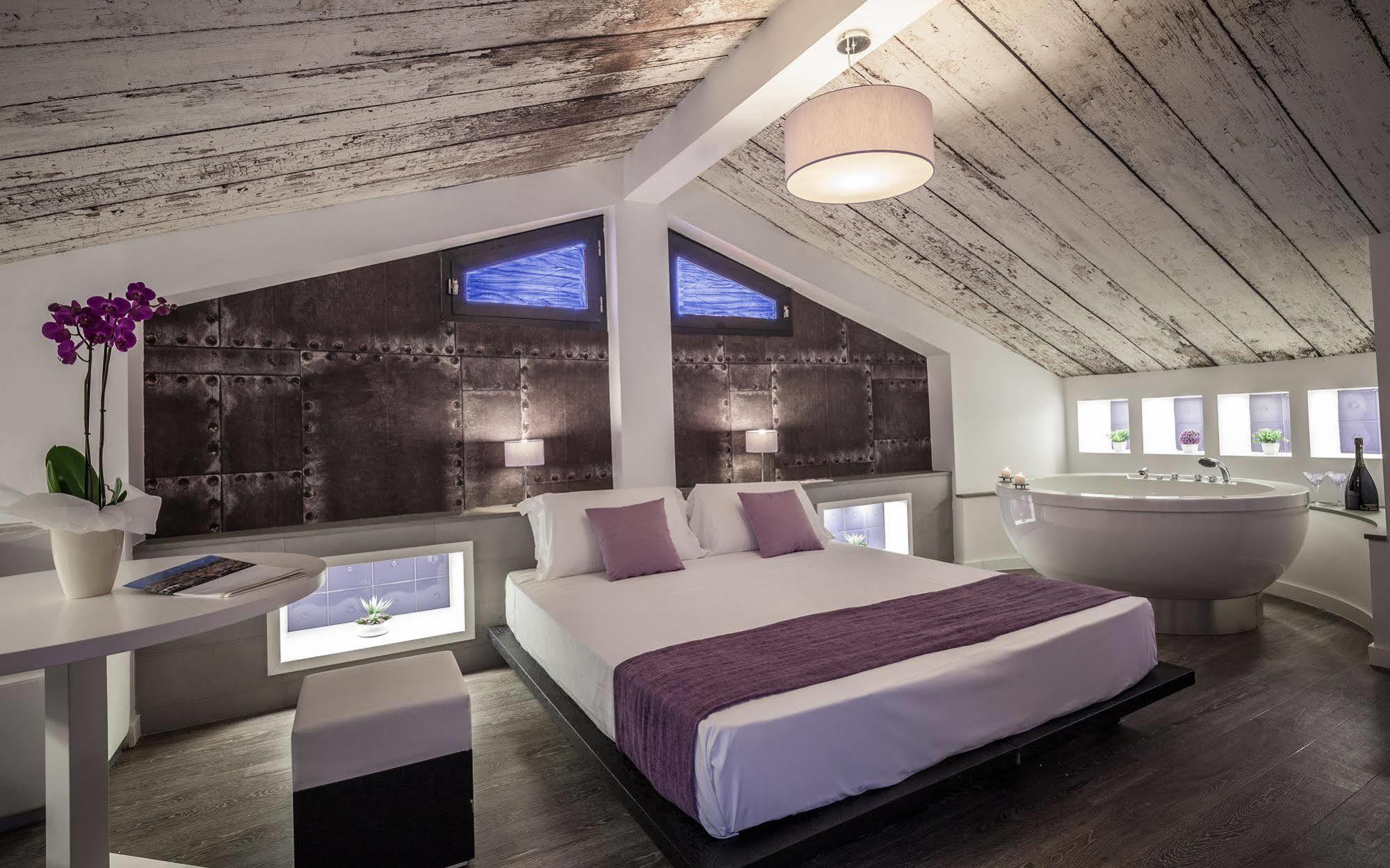 Emphasis Suites & Rooms Cagliari Ngoại thất bức ảnh